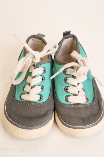 gap canvas shoes