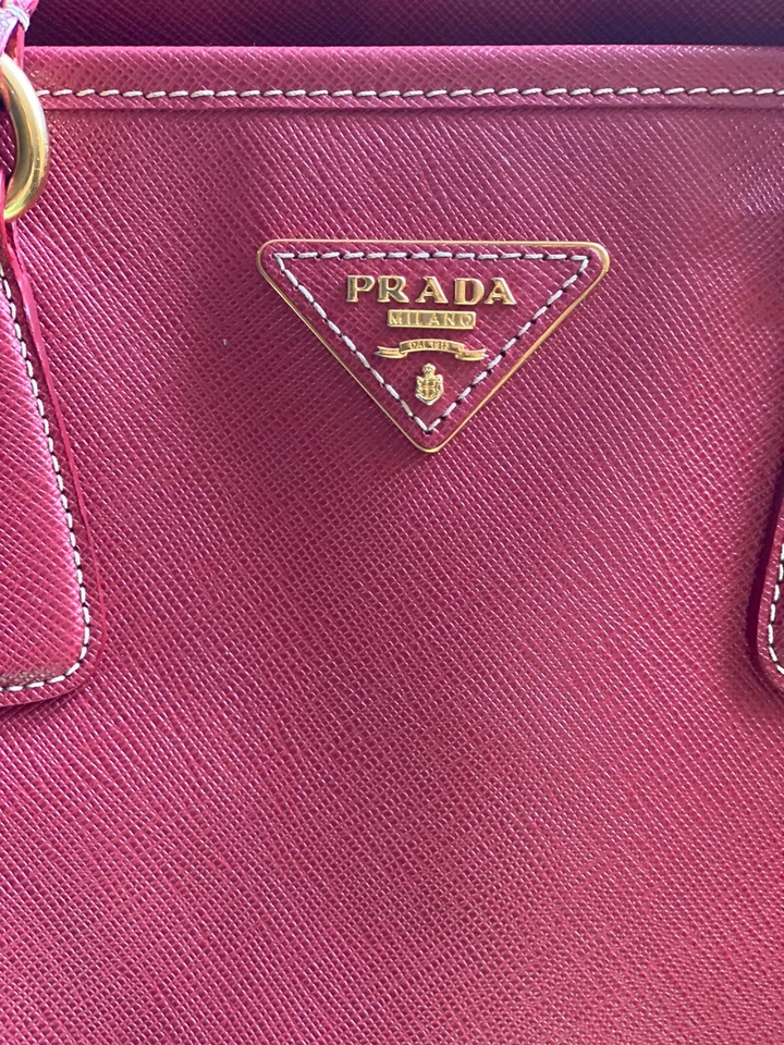 Authticate Bolso Prada Rojo Usado Foto 2 de 4