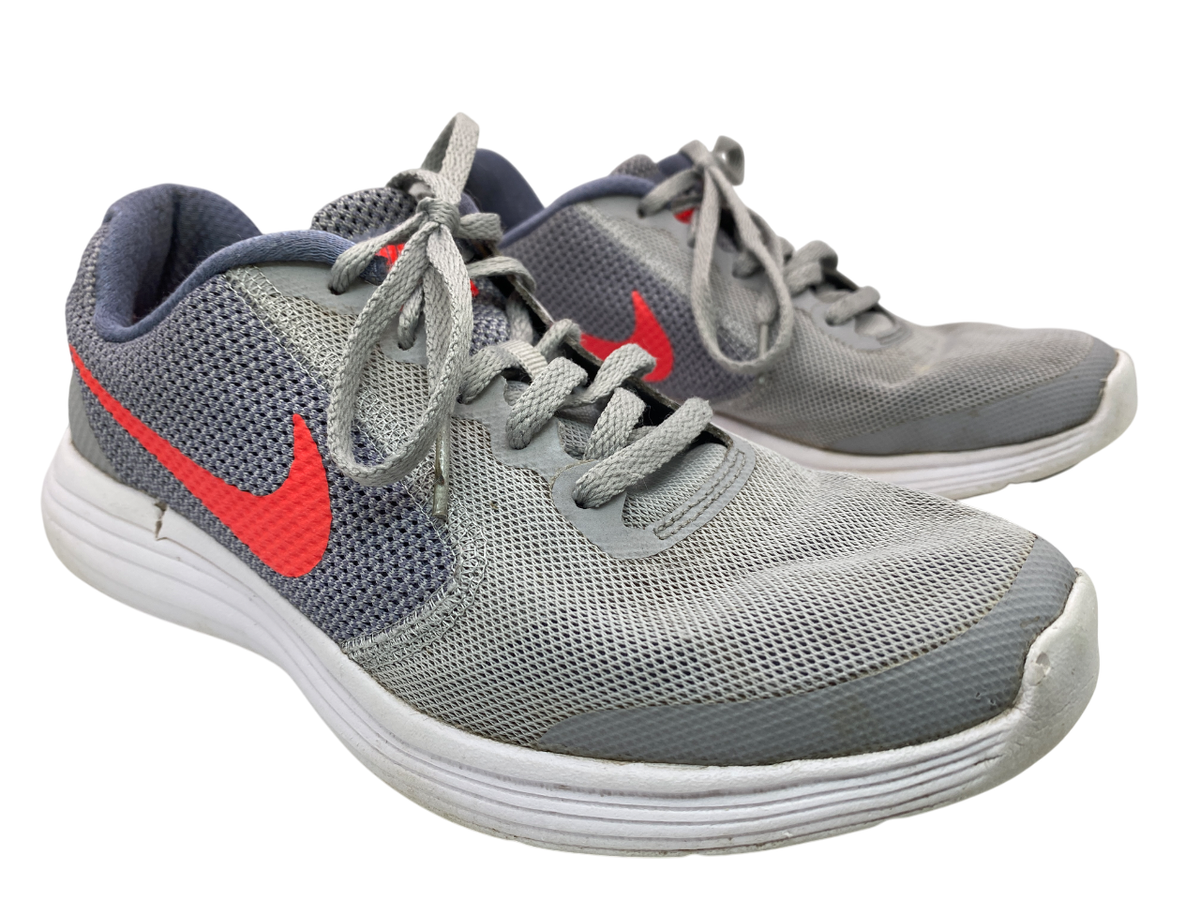 nike revolution grey pink