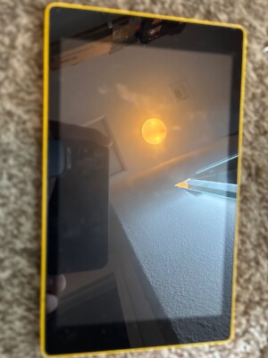 Amazon Fire HD 8 (7th Generation) 2GB, Wi-Fi, 8In - Black w/yellow 