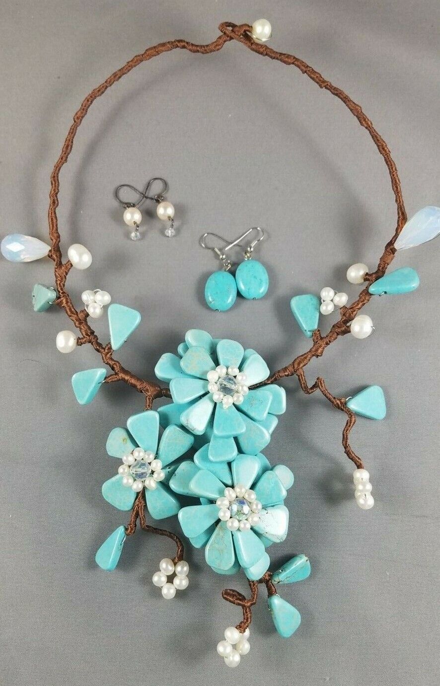 Beautiful Wire Faux Turquoise, Beads and Pearls F… - image 1