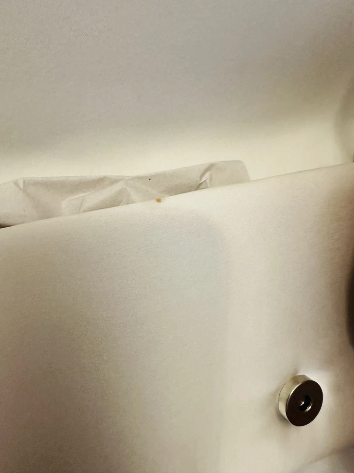 Next - Women’s white silk/ satin clutch bag - Image 2 of 3