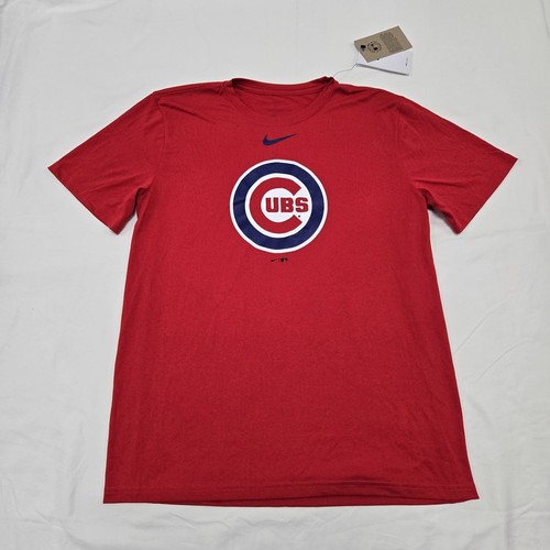 NWT Size MEDIUM Men's Chicago Cubs Red Graphic T-Shirt Nike Center Swoosh Tee - Picture 1 of 7
