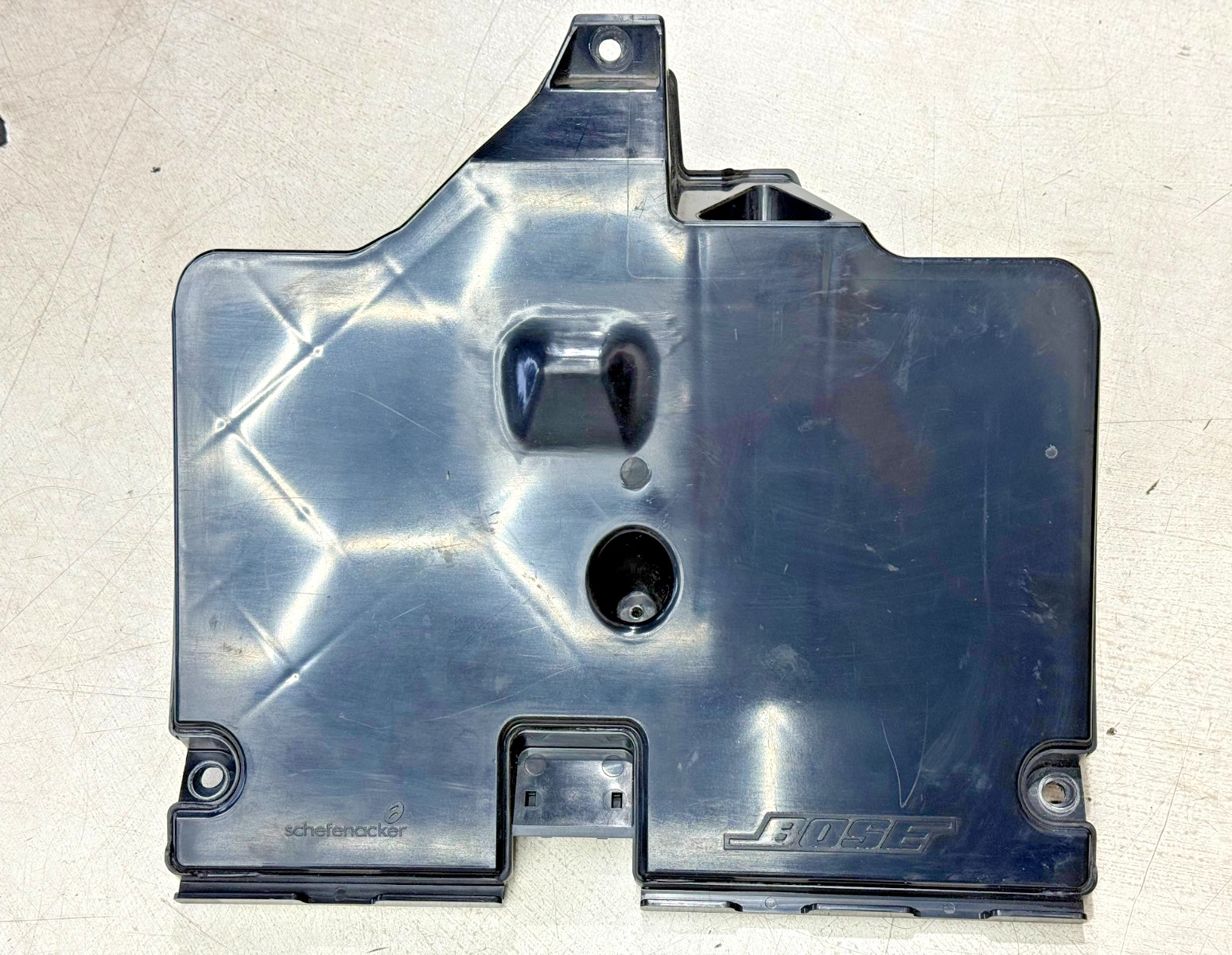 03-11 MASERATI QUATTROPORTE GRANTURISMO BOSE SUBWOOFER BASS BOX 67071100 447082
