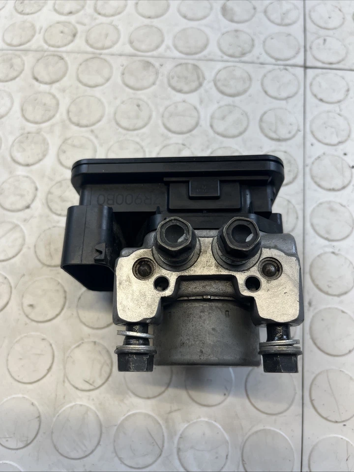 HONDA CB300F 2017-2018 ABS MODULADOR PIEZA OEM Foto 3 de 4