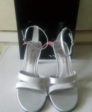 Nina Verene Silver Glimmer Size 8 NIB 