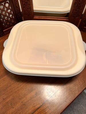 Vintage Tupperware Oven works 2 Qt/2 L Casserole Dijon Gold Brand New W Recipes