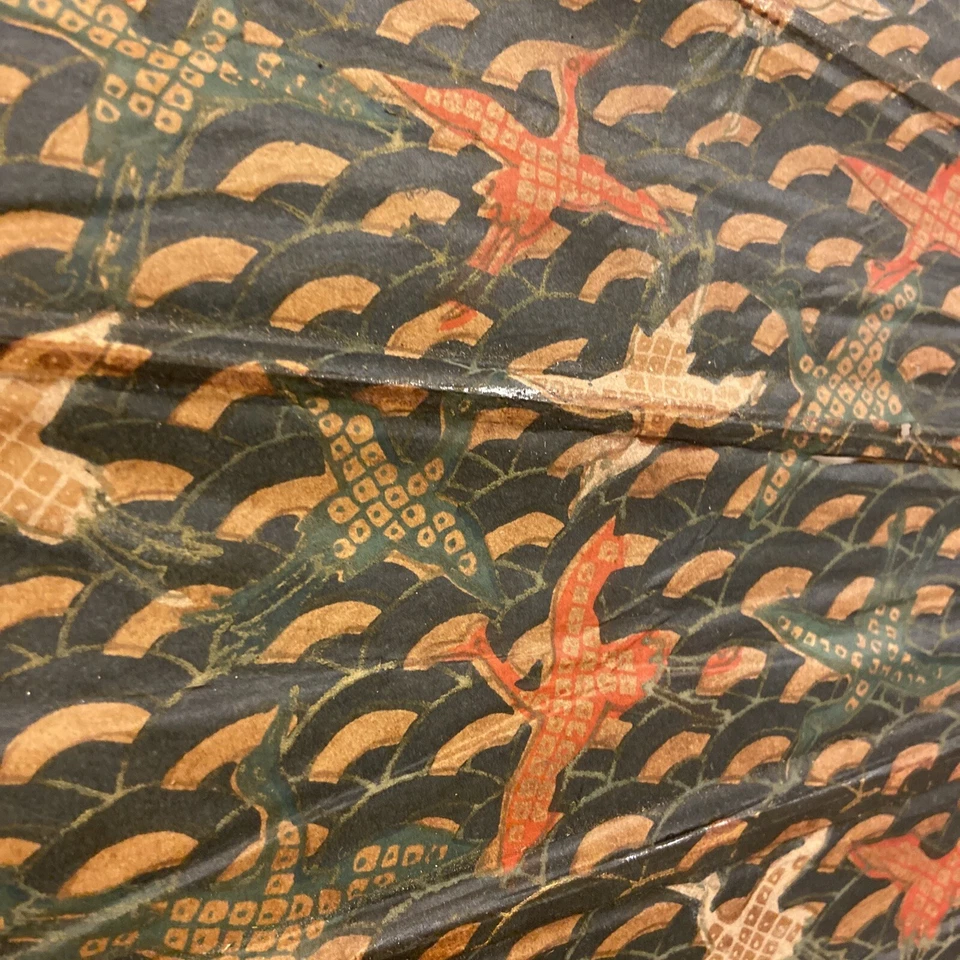 Paraguas de papel asiático vintage - diseño artesanal de bambú y pájaro batik Foto 3 de 4