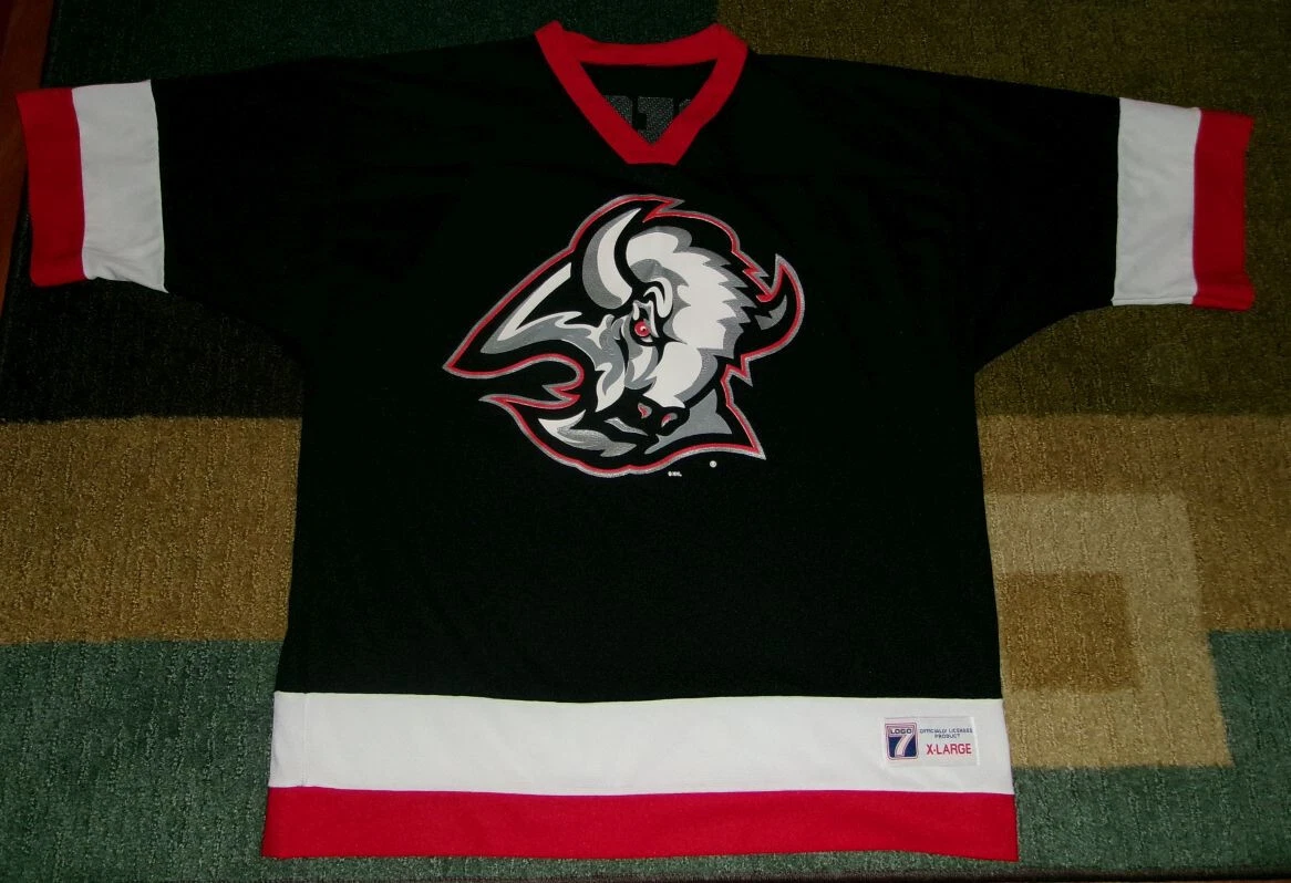 Boys VTG Buffalo Sabres Michael Peca Jersey Pro Player 1990s NHL Goat Head L XL