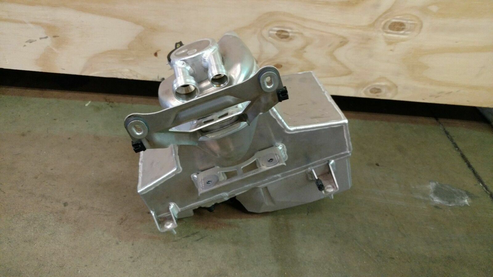 LAMBORGHINI HURACAN OIL RESERVOIR SUMP TANK OEM 4S0115373A