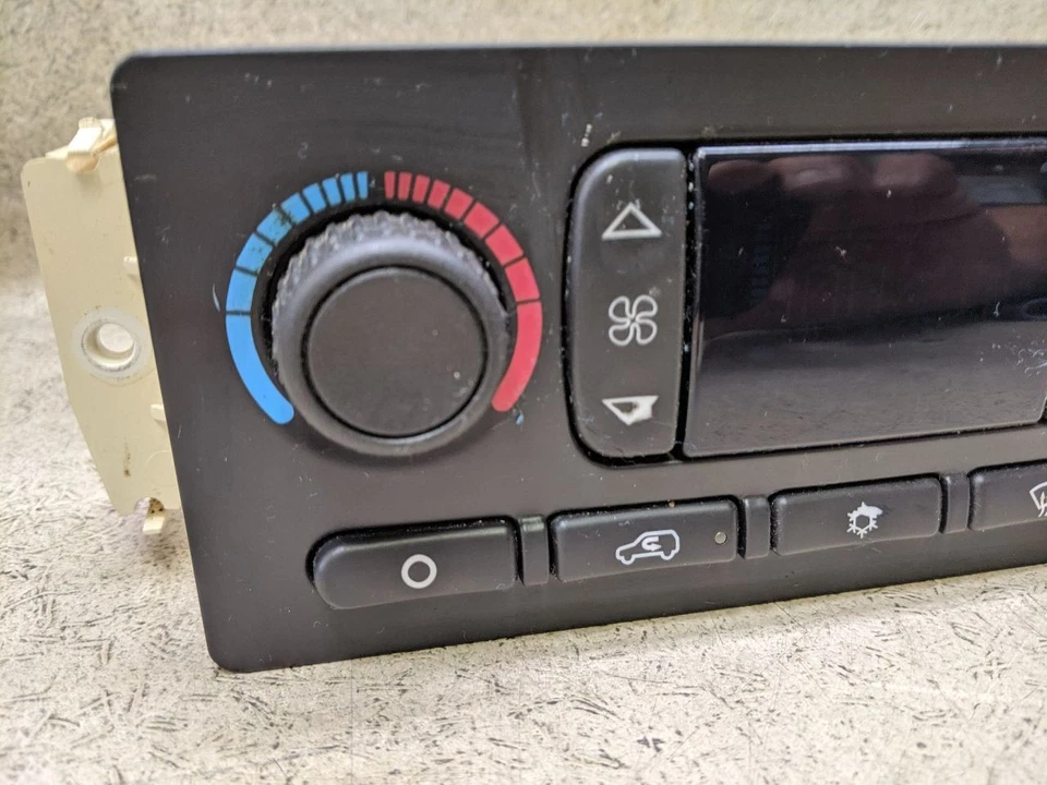 Auto Temperature Climate Control With AC Fits 05-07 GMC SIERRA PICKUP TRUCK b122 - Image 2 of 4