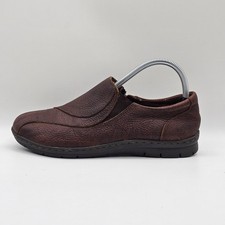 b. .c Shoes Womens Size 10 Brown Leather Zip Comfort Closed Toe Casual Walking