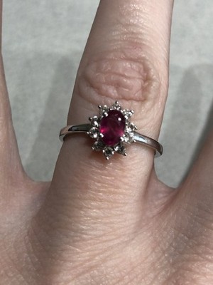 Designer TJC Ring Sterlingsilber 925 Ovalschliff Raipur Rubin & Zirkon Edelstein