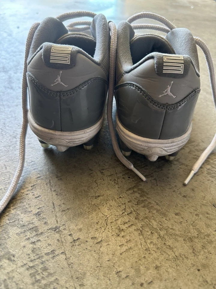 Botines de fútbol Jordan 11 Cool gris Foto 4 de 4