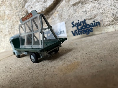 Dinky Toys Simca Cargo Saint Gobain Miroitier 1/43 - TBE