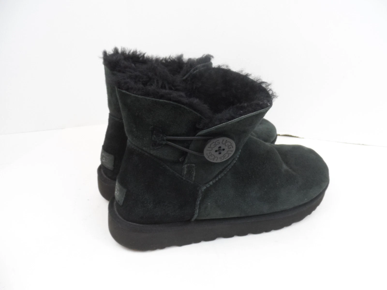 Stivali UGG donna Mini Bailey Button II scamosciati neri 1016422 taglia 10