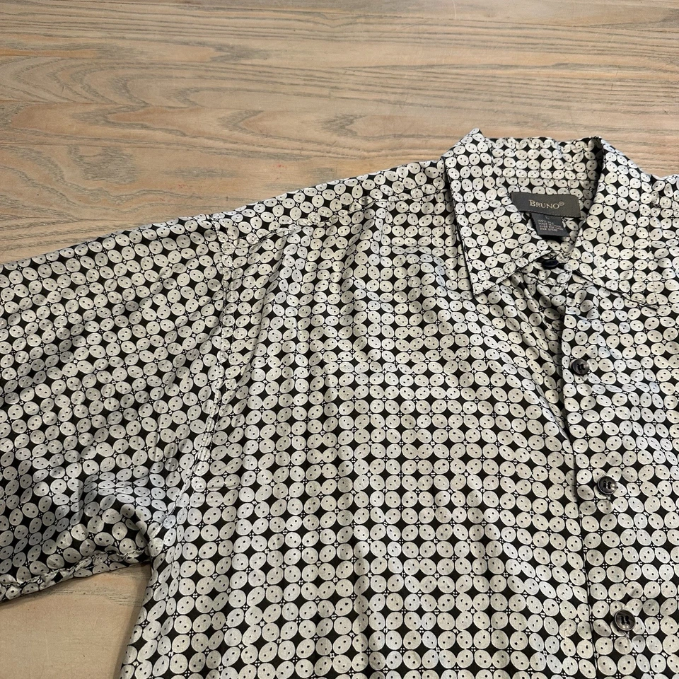 VTG Bruno Gray Silk Geometric Print Shirt Mens L Short Sleeve Button Up - Image 4 of 4