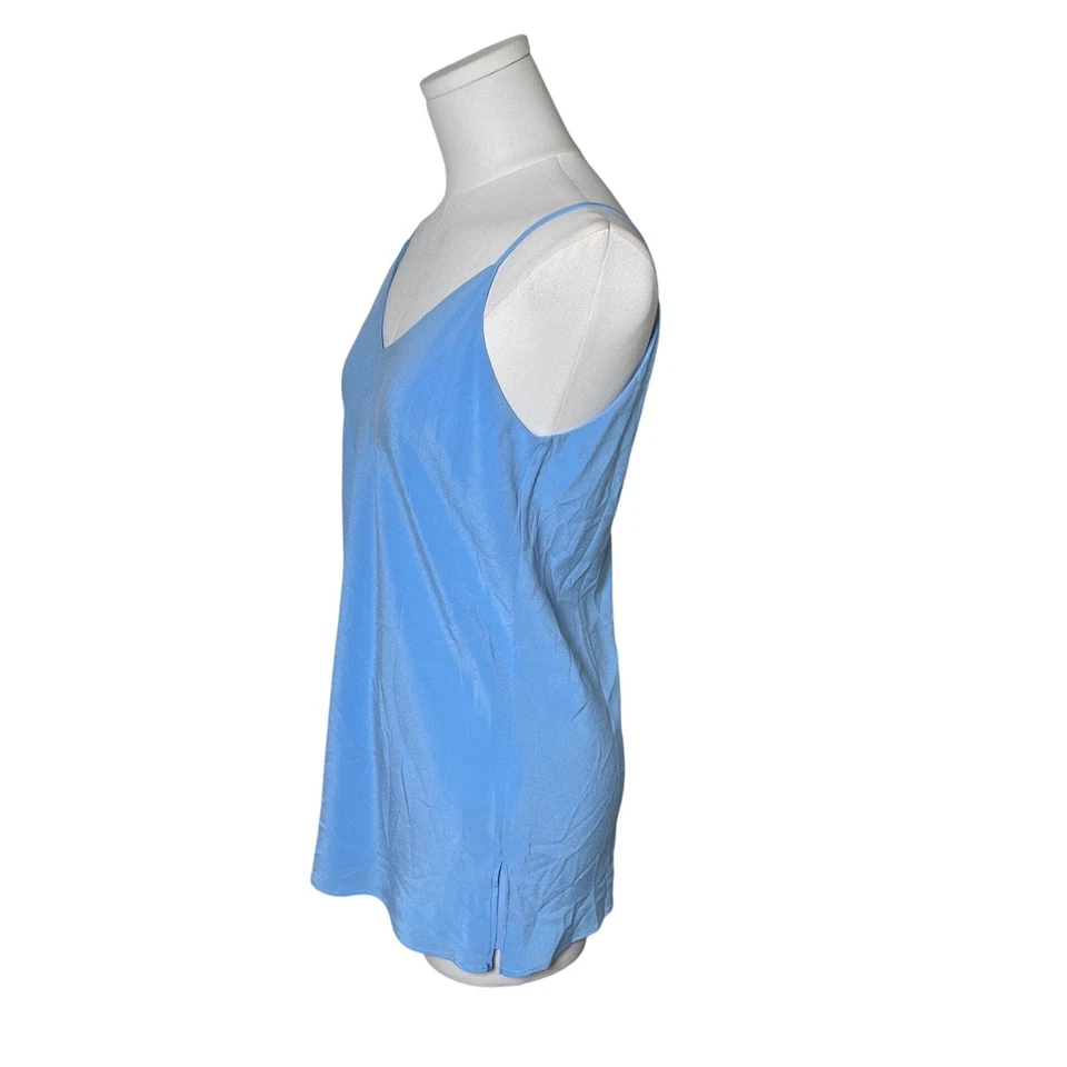 Camisola Balletcore Seda Cuello en V Azul Minimalista Lafayette 148 New York Petite Foto 3 de 4