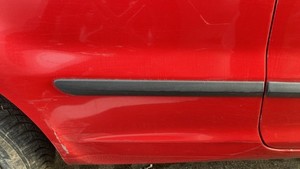 ZIERLEISTE KOTFLÜGEL RECHTS HINTEN Volkswagen Fox (5Z) 5Z38535361NN