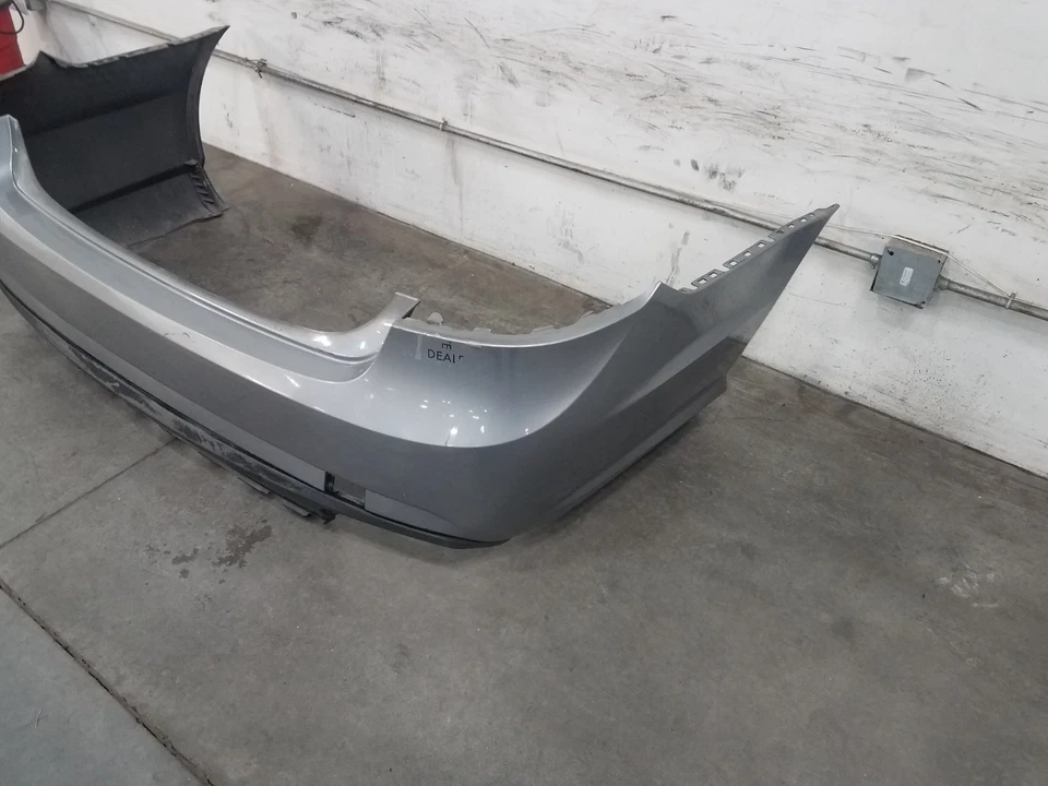 2010 Mercedes Benz AMG E 63 Rear Bumper Assembly #1562 Z13 — 第 2/4 张图片