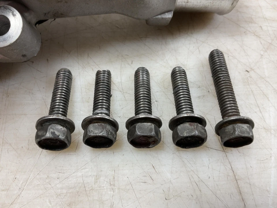 Bomba de refrigerante Jeep TJ Wrangler Aftermarket 4,0 L con pernos 2003-2006 055676 Foto 2 de 4