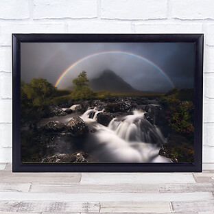 Etive Regenbogen Berg Wasser Bach Wasserfall Bäume Hochland Wandkunstdruck