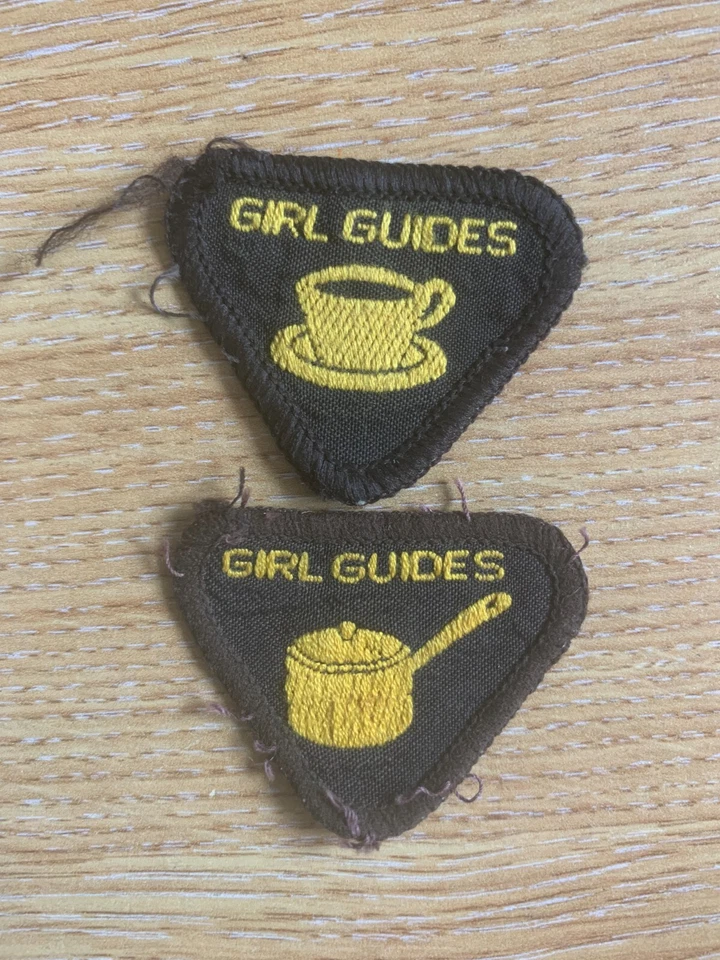 8 VINTAGE GIRL GUIDES Badges & Activity Badges (USED - Job Lot -AS SHOWN) - Image 2 of 4