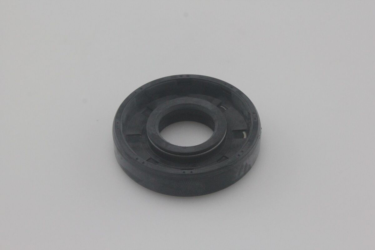 KUBOTA Seal Oil DRIVE CASE MID PTO FRONT WHEEL DRIVE SHAFT KUBOTA Seal Oil DRIVE CASE MID PTO FRONT WHEEL DRIVE SHAFT