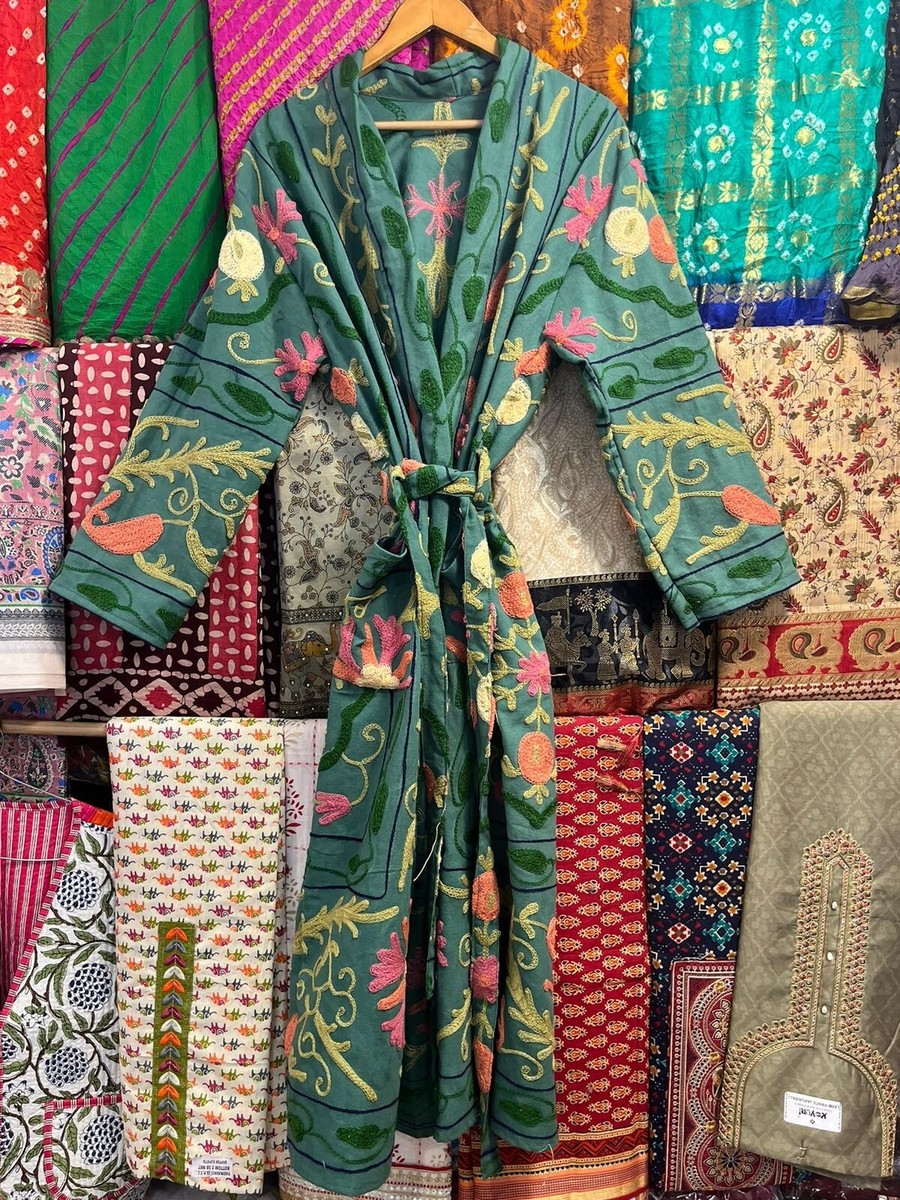 Giacca kimono Suzani ricamata verde abbigliamento resort di lusso giacca 
