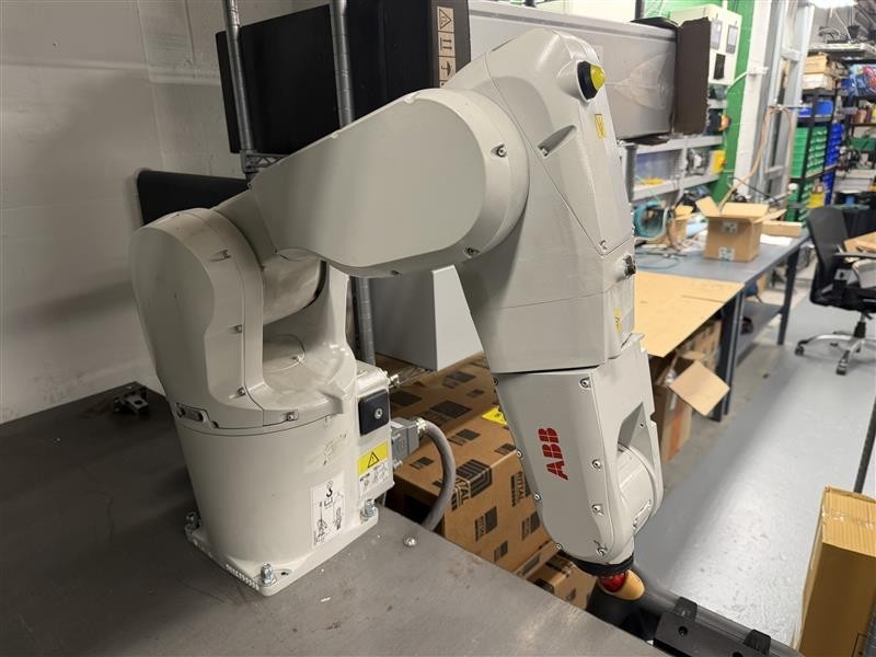 ABB IRB 1200 - 7 / 0.7 Robot with an IRC5 Controller - Low Hours