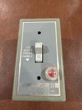 Square D 2510FG1P FHP Manual Starter, Nema 1 Enclosure, Switch