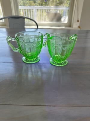 1930年代　アンカーホッキング　カメオグリーン　ウランガラス Vintage Anchor Hocking cameo green uranium glass sugar and creamer