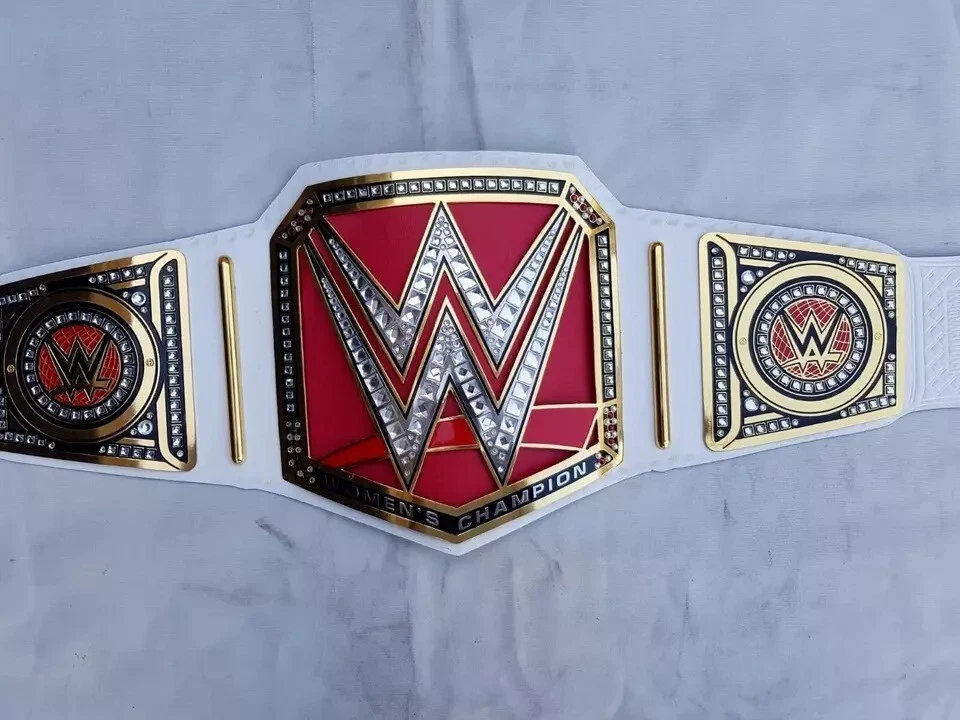 Cinturón título campeonato femenino RAW - 2 MM latón, rojo, réplica talla adulto Foto 2 de 4