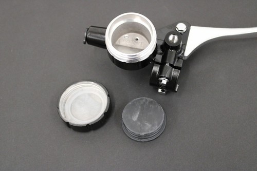 Suzuki GT125 GT185 Complete Front Brake Master Cylinder 14mm Single Disc - C1-08 - Picture 5 of 5