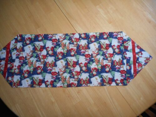Handmade table runner - lots of snowmen on blue background - Picture 3 of 3