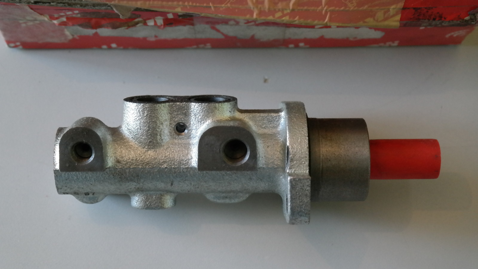 Maître cylindre Peugeot 206 306 TRW PMF494 freinage OE 4601F8 4601N2