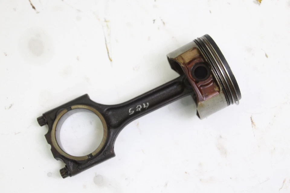 Pistón Volvo V70 I 31251468 cilindro 4 con biela 2.4 103 KW 140 CV gasolina Foto 3 de 3