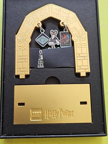Lego 5009867 Harry Potter Hogsmeade Metal Sign GWP Sealed In Box! Ships NOW! - Picture 2 of 4