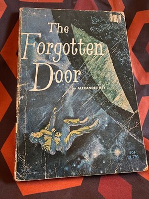 THE FORGOTTEN DOOR Alexander Key PB Scholastic 1968 5th Printing