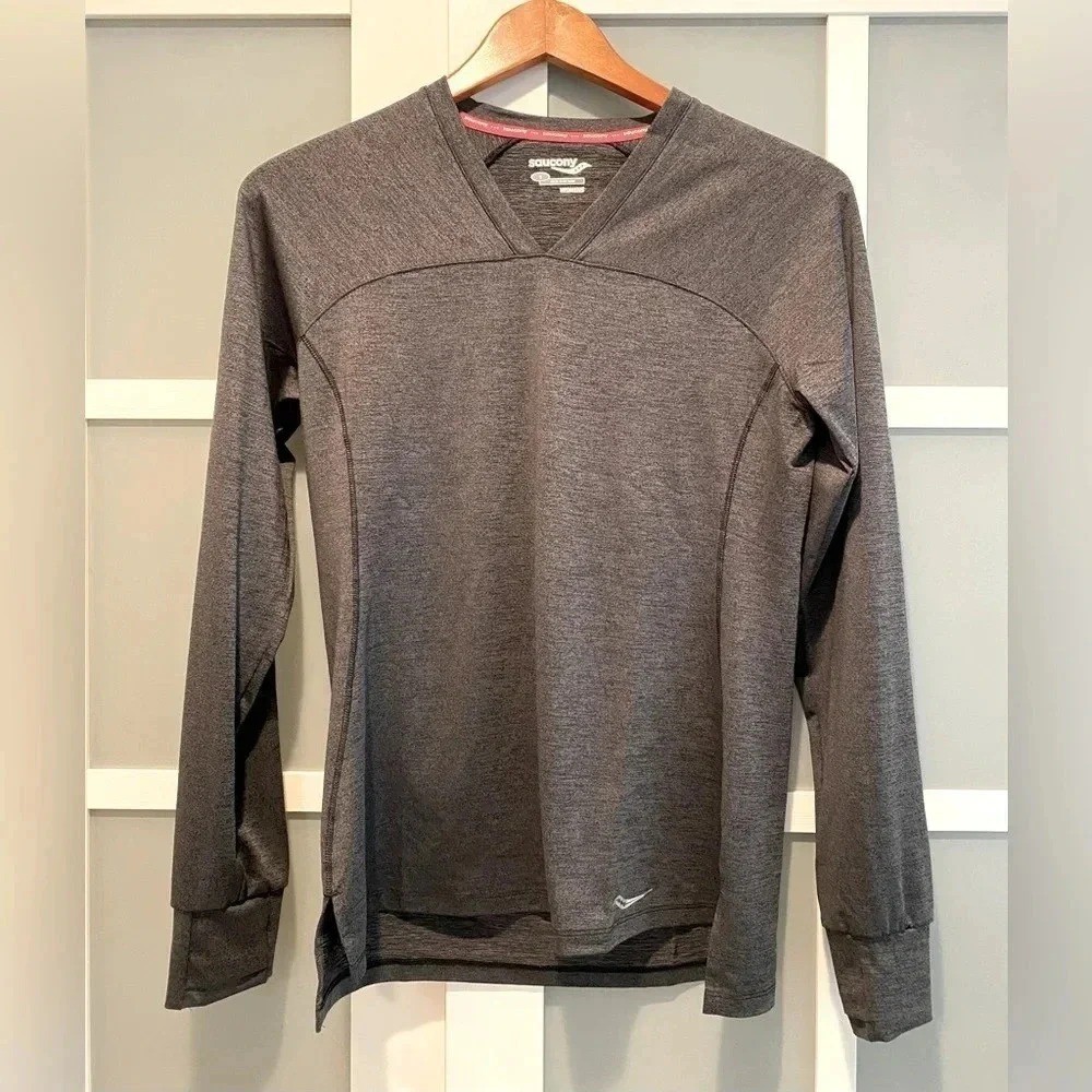 Saucony Women's Overlook Long Sleeve Athletic Running Shirt Thumb Hole Small EUC thumbnail 2