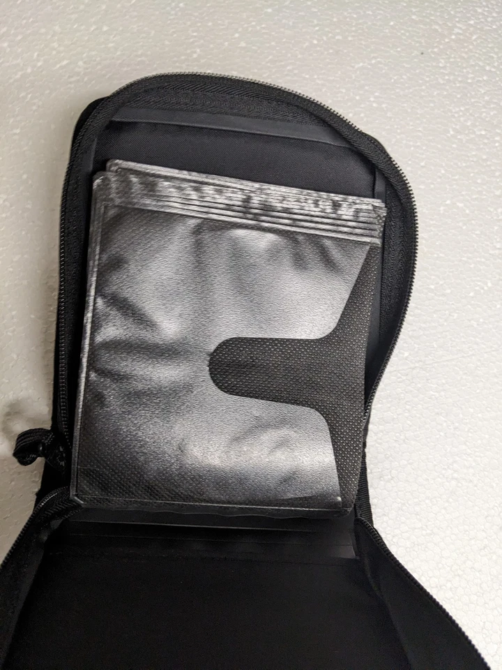 Case Logic Aufbewahrung Tasche 32 CD DVD Bluerays Kunststoff Reißverschluß - Bild 2 von 4