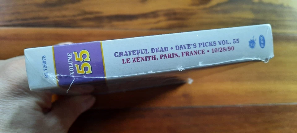 GRATEFUL DEAD Dave's Picks Vol. 55: Le Zénith, Paris, France 10/28/90 (3CD) NEW - Image 4 of 4