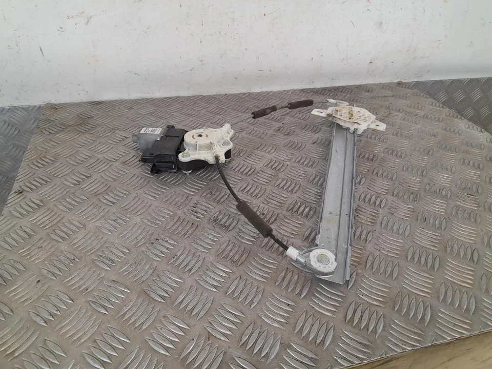 HYUNDAI I20 Mk2 2015-2020 Right Drivers O/S Front Window Regulator 82402C8020 - Image 4 of 4