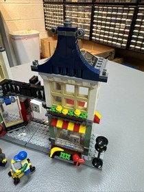 LEGO Creator 3 in 1 Toy & Grocery Shop 30136 - No Instructions