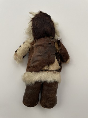 Muñeca esquimal inuit antigua piel real gamuza cara dibujada decoración única - Imagen 2 de 3