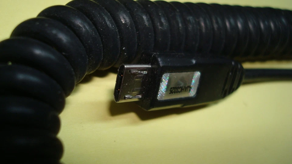 Isqueiro 12V carregador micro USB espiral carro Motorola SPN5667A fabricante de equipamento original (BIN 18) - Imagem 4 de 4