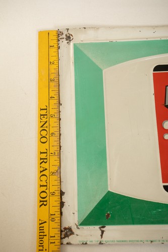 7up First Against Thirst Embossed Tin Sign (UE2/JSF6) No 32 5-66 St Louis USA - Picture 8 of 17