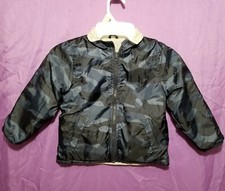 Boy's Oshkosh Bgosh Camouflage Reversible long Sleeve Jacket Size 5T NWOT
