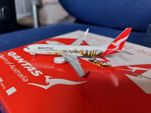 Qantas 737-800 VH-VZD diecast model 1/400 Phoenix - Picture 2 of 8