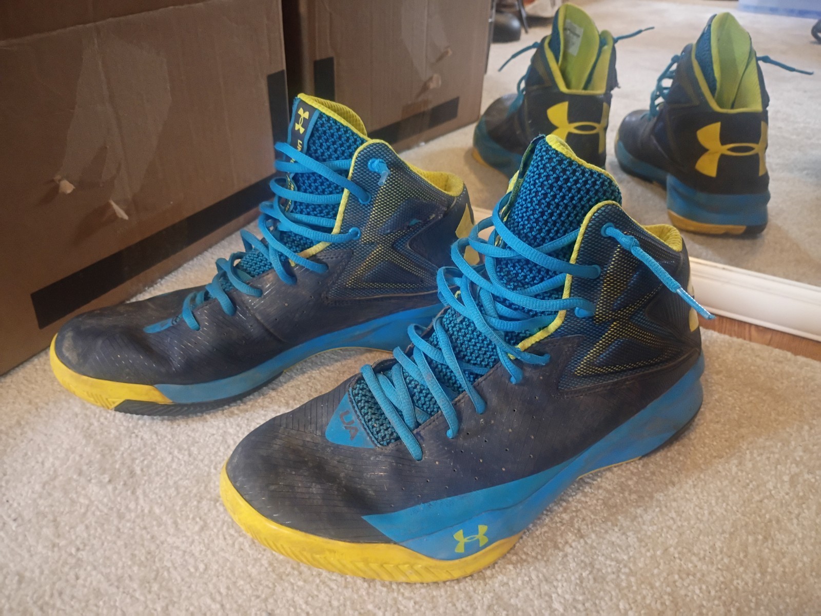 Under Armour Rocket Men's Basketball Shoes Size 11 Electric 